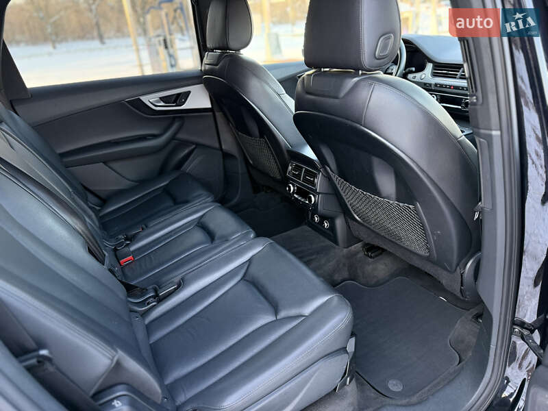 Позашляховик / Кросовер Audi Q7 2017 в Рівному фото 25 Позашляховик / Кросовер Audi Q7 2017 в Рівному