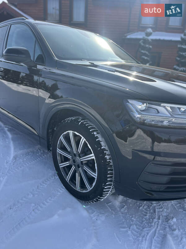 Позашляховик / Кросовер Audi Q7 2016 в Львові