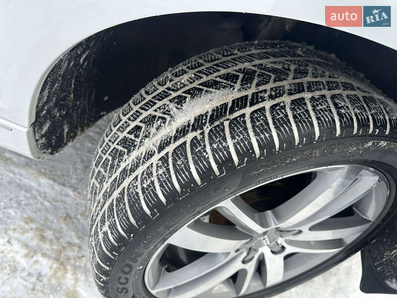 Позашляховик / Кросовер Audi Q7 2012 в Києві