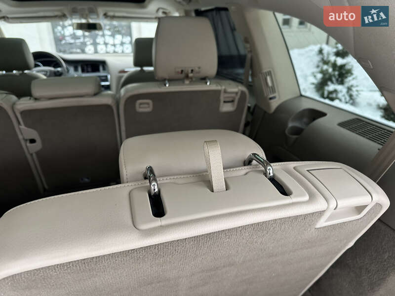 Позашляховик / Кросовер Audi Q7 2012 в Києві