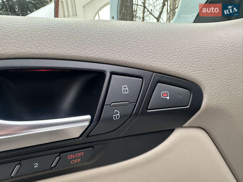 Позашляховик / Кросовер Audi Q7 2012 в Києві