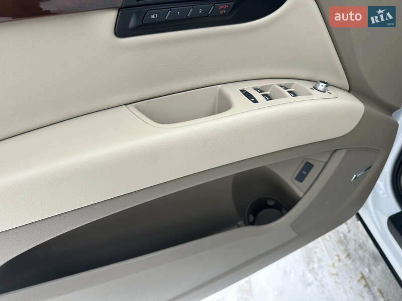 Позашляховик / Кросовер Audi Q7 2012 в Києві