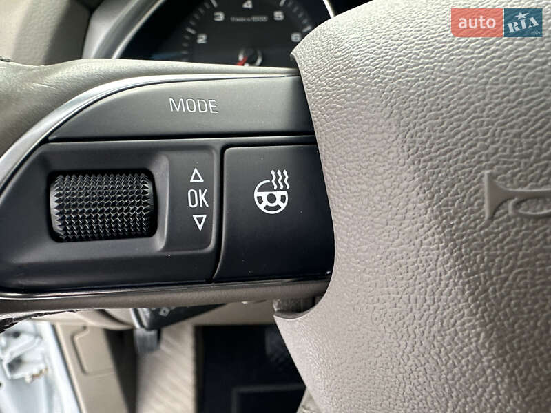 Позашляховик / Кросовер Audi Q7 2012 в Києві