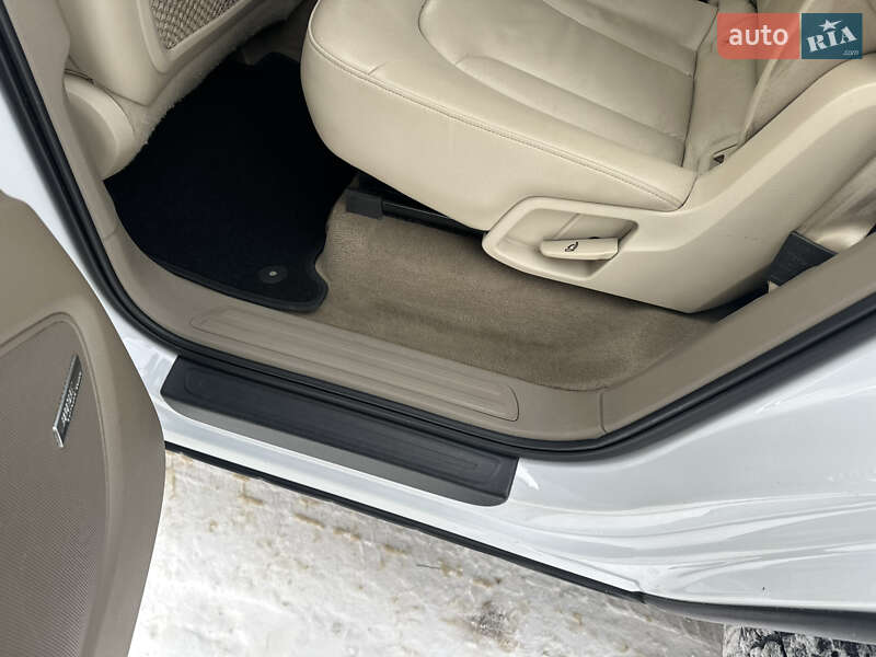 Позашляховик / Кросовер Audi Q7 2012 в Києві