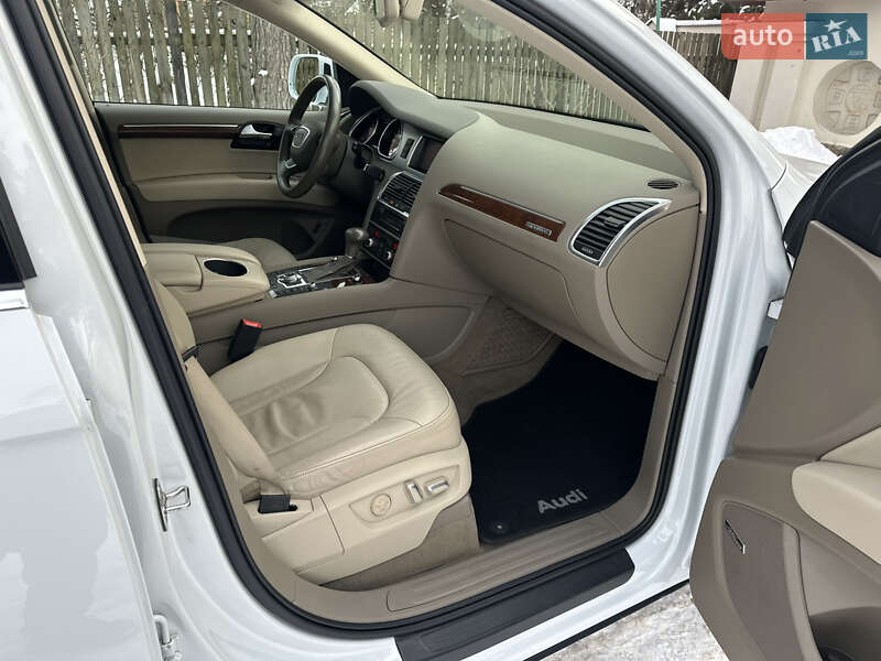 Позашляховик / Кросовер Audi Q7 2012 в Києві