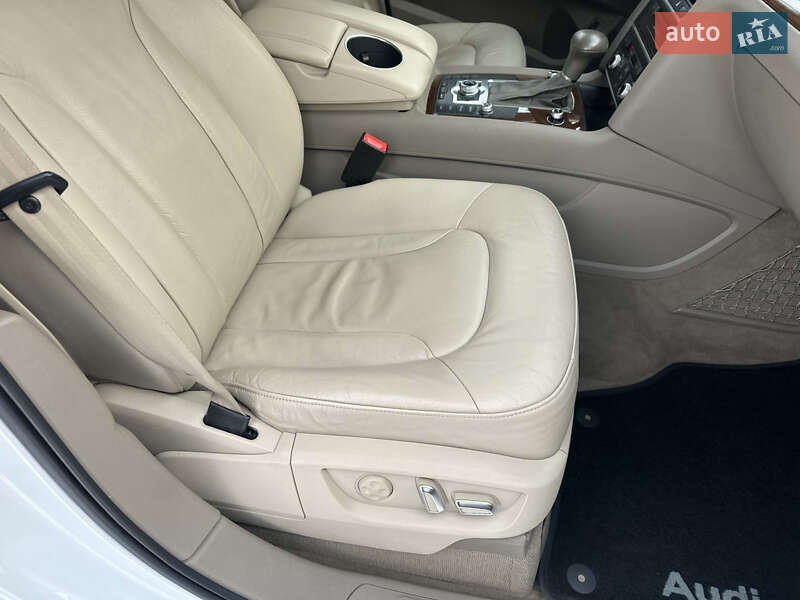 Позашляховик / Кросовер Audi Q7 2012 в Києві