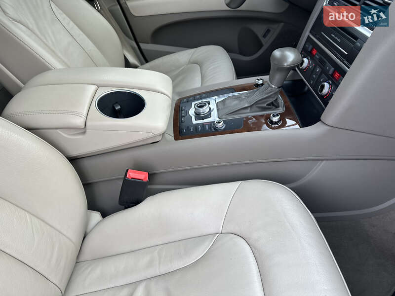 Позашляховик / Кросовер Audi Q7 2012 в Києві