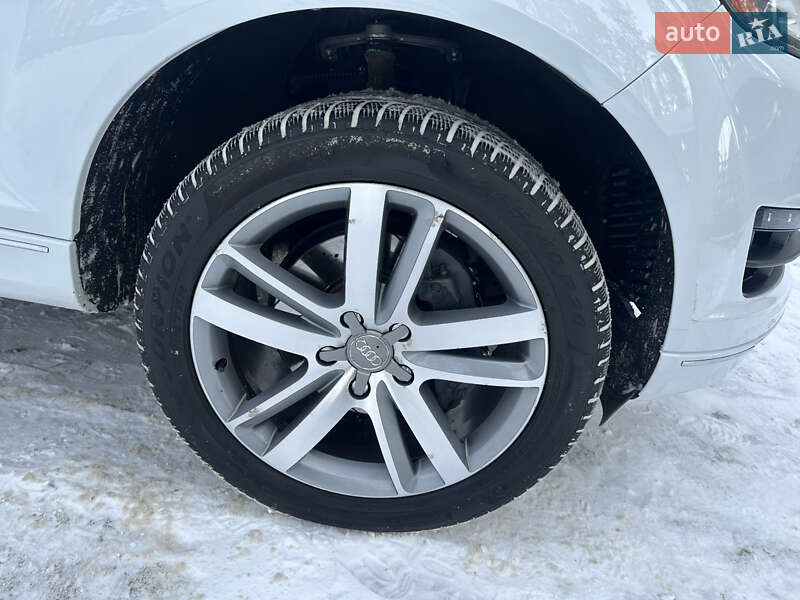 Позашляховик / Кросовер Audi Q7 2012 в Києві