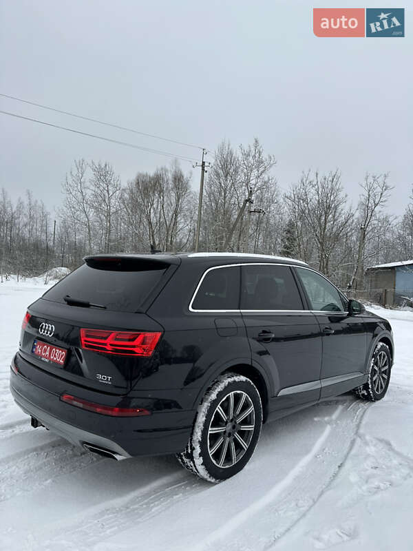 Внедорожник / Кроссовер Audi Q7 2015 в Рожнятове