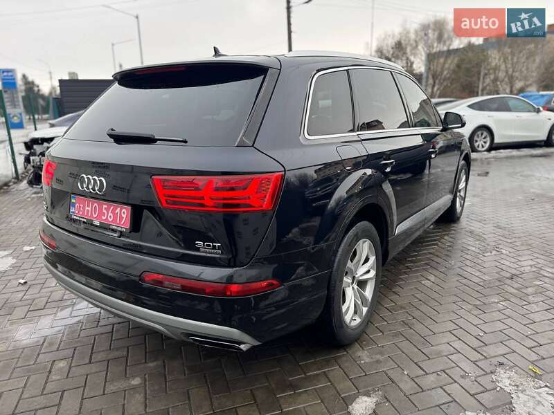 Позашляховик / Кросовер Audi Q7 2016 в Луцьку