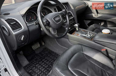 Внедорожник / Кроссовер Audi Q7 2015 в Хусте