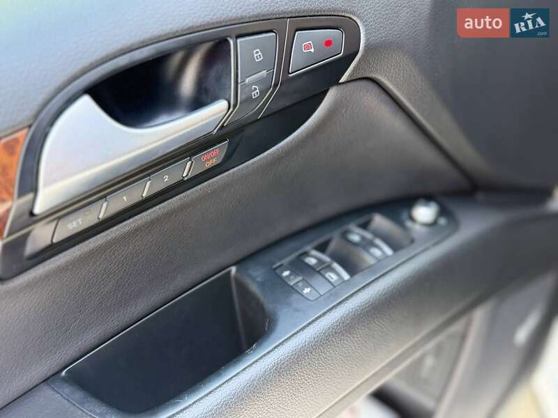 Позашляховик / Кросовер Audi Q7 2014 в Чернівцях