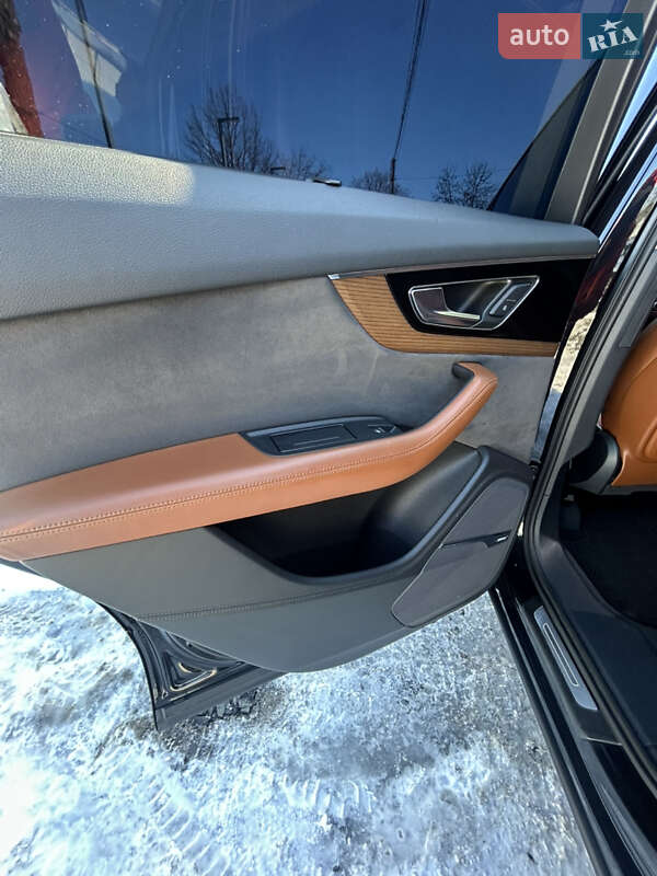 Позашляховик / Кросовер Audi Q7 2016 в Луцьку