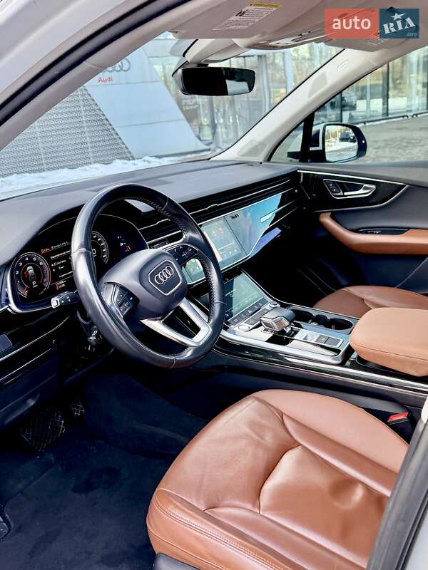 Позашляховик / Кросовер Audi Q7 2020 в Львові