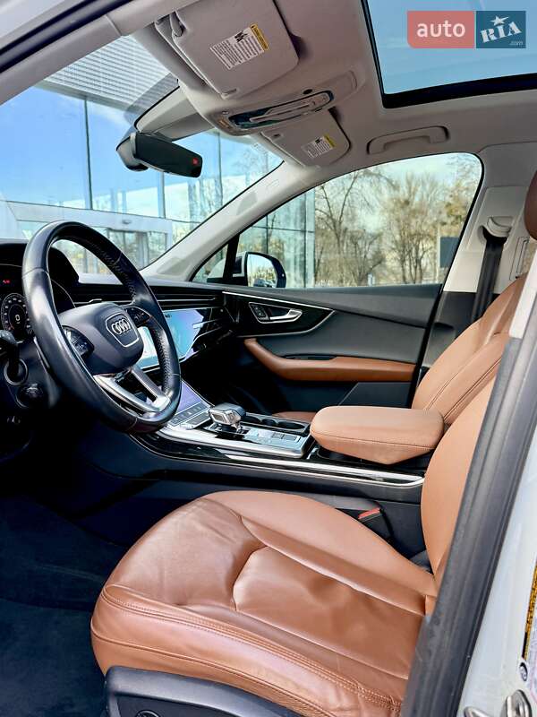 Позашляховик / Кросовер Audi Q7 2020 в Львові