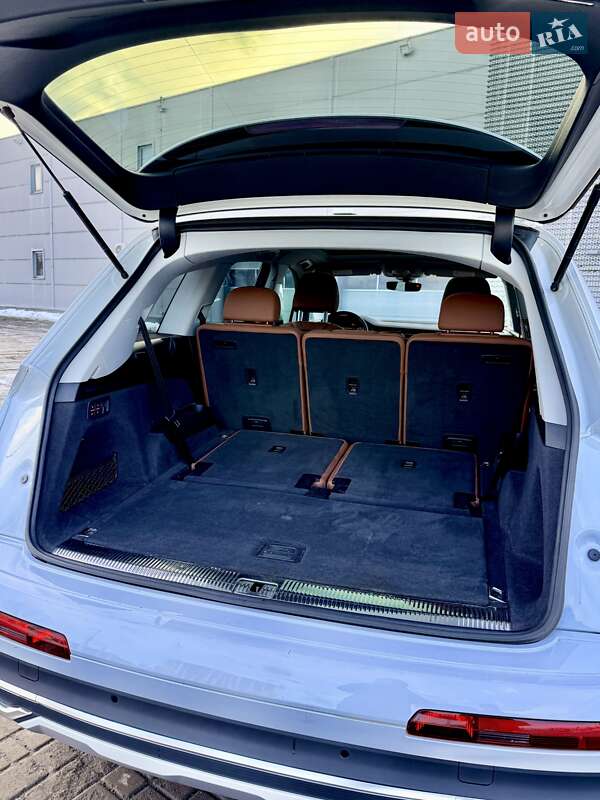 Позашляховик / Кросовер Audi Q7 2020 в Львові