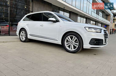 Позашляховик / Кросовер Audi Q7 2015 в Ужгороді