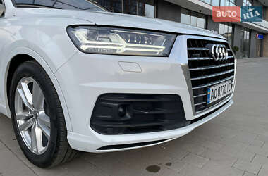 Позашляховик / Кросовер Audi Q7 2015 в Ужгороді