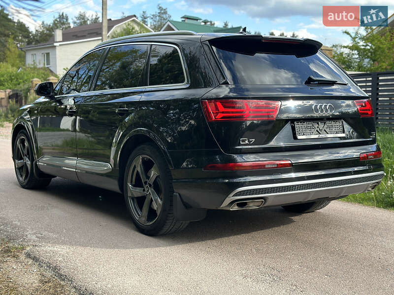 Внедорожник / Кроссовер Audi Q7 2016 в Житомире