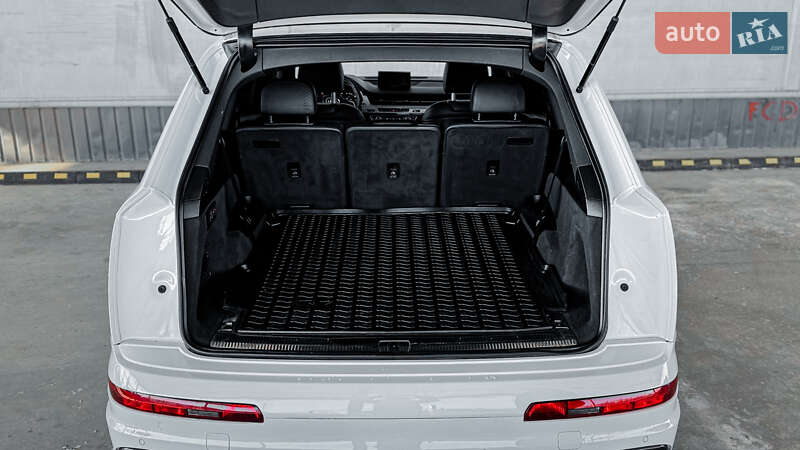 Внедорожник / Кроссовер Audi Q7 2019 в Ровно