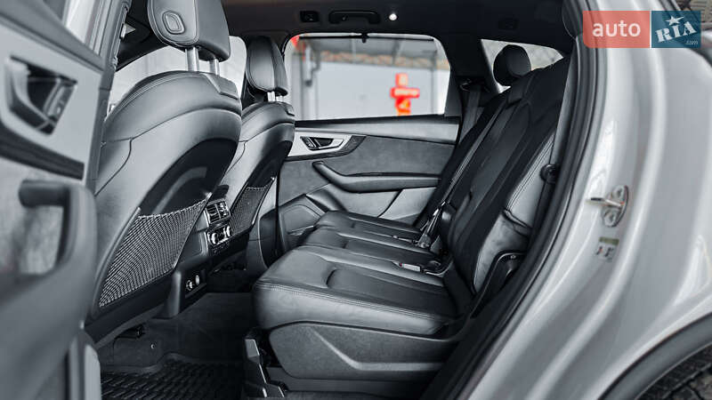 Внедорожник / Кроссовер Audi Q7 2019 в Ровно