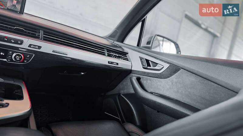 Внедорожник / Кроссовер Audi Q7 2019 в Ровно