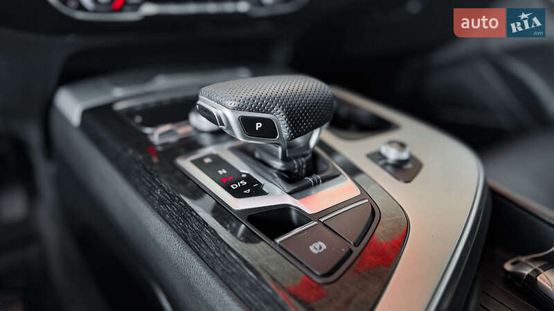 Внедорожник / Кроссовер Audi Q7 2019 в Ровно