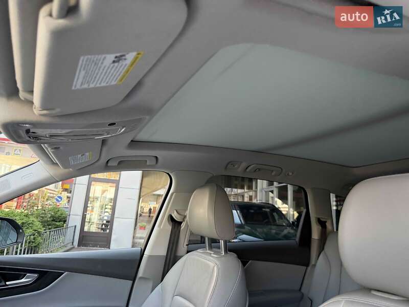 Позашляховик / Кросовер Audi Q7 2018 в Львові
