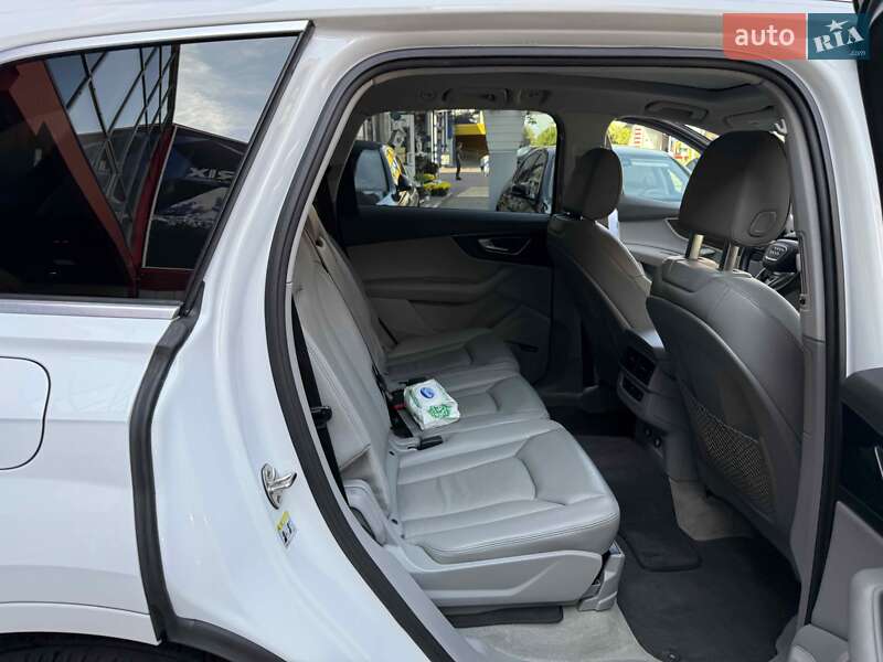 Позашляховик / Кросовер Audi Q7 2018 в Львові