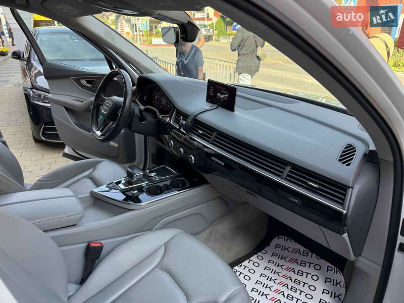 Позашляховик / Кросовер Audi Q7 2018 в Львові