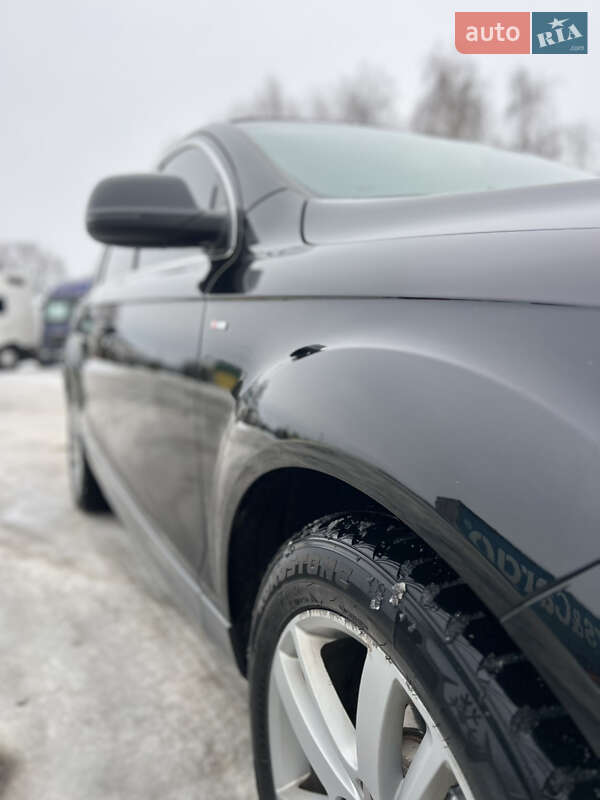 Внедорожник / Кроссовер Audi Q7 2012 в Березному