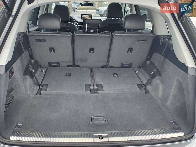 Внедорожник / Кроссовер Audi Q7 2017 в Ровно