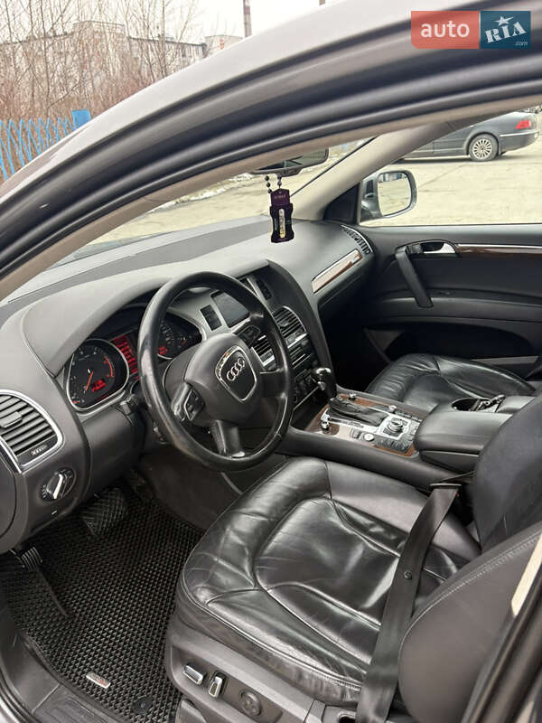 Внедорожник / Кроссовер Audi Q7 2011 в Черновцах