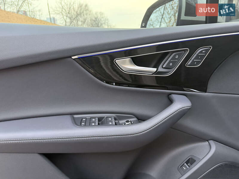 Позашляховик / Кросовер Audi Q7 2023 в Києві