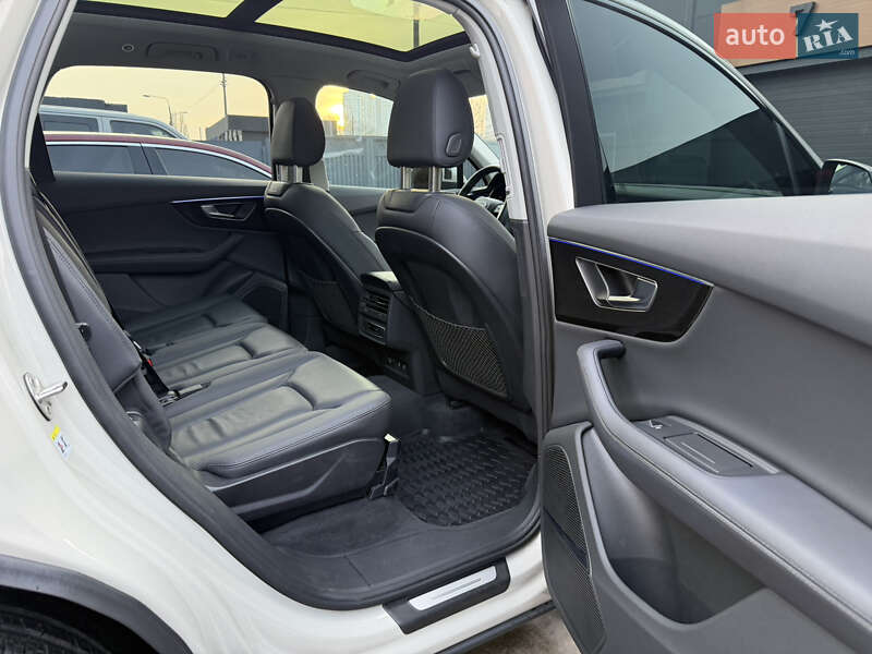 Позашляховик / Кросовер Audi Q7 2023 в Києві