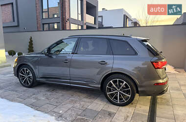 Внедорожник / Кроссовер Audi Q7 2020 в Ровно