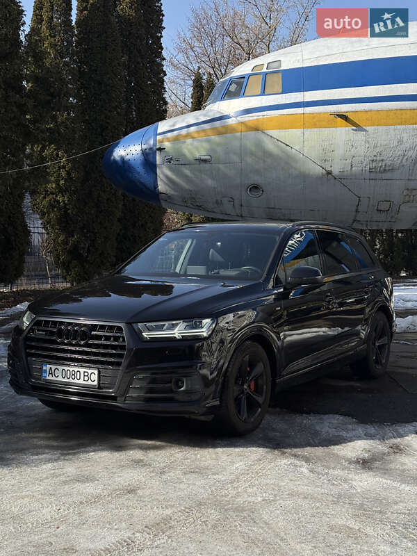 Позашляховик / Кросовер Audi Q7 2018 в Луцьку