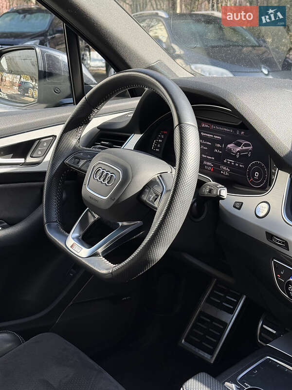 Позашляховик / Кросовер Audi Q7 2018 в Луцьку