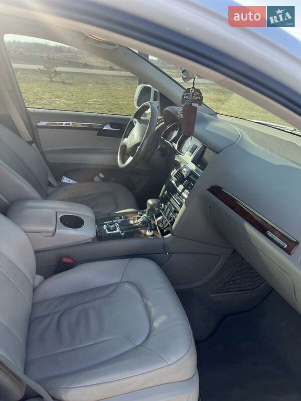 Позашляховик / Кросовер Audi Q7 2014 в Луцьку