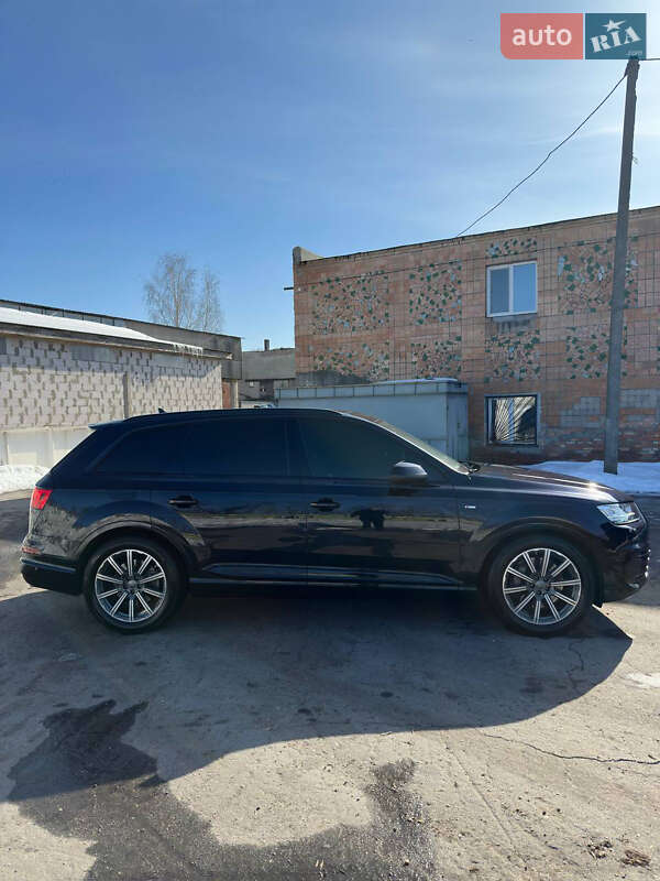 Внедорожник / Кроссовер Audi Q7 2017 в Житомире