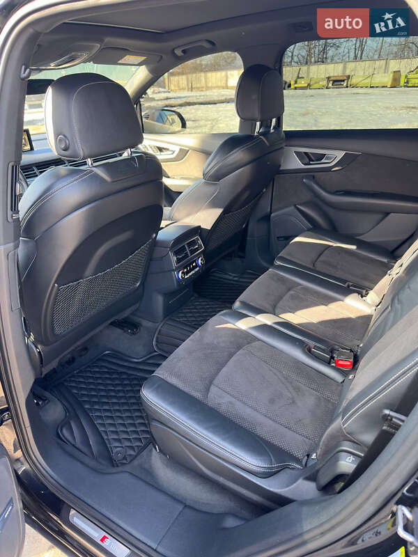 Внедорожник / Кроссовер Audi Q7 2017 в Житомире