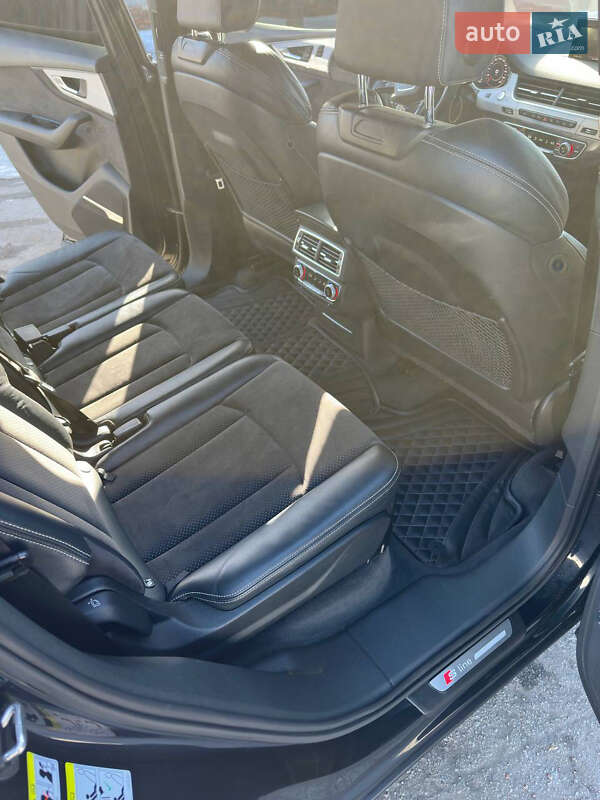 Внедорожник / Кроссовер Audi Q7 2017 в Житомире