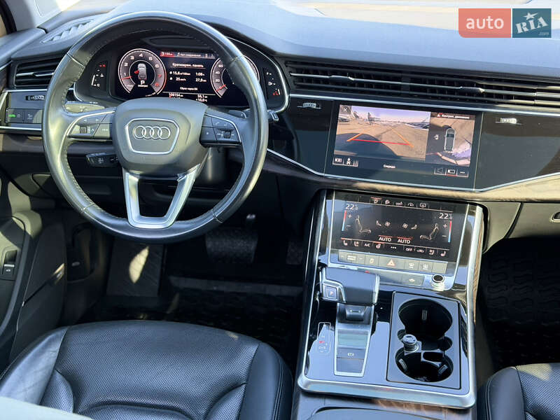 Внедорожник / Кроссовер Audi Q7 2019 в Киеве