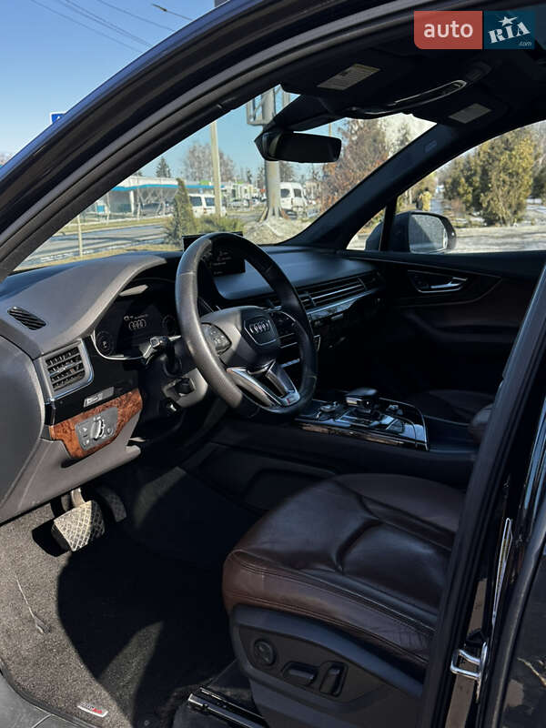 Позашляховик / Кросовер Audi Q7 2016 в Умані