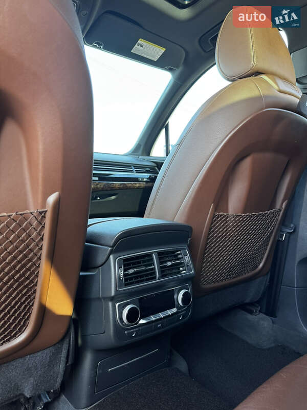 Позашляховик / Кросовер Audi Q7 2016 в Умані