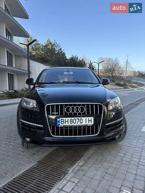 Позашляховик / Кросовер Audi Q7 2010 в Одесі