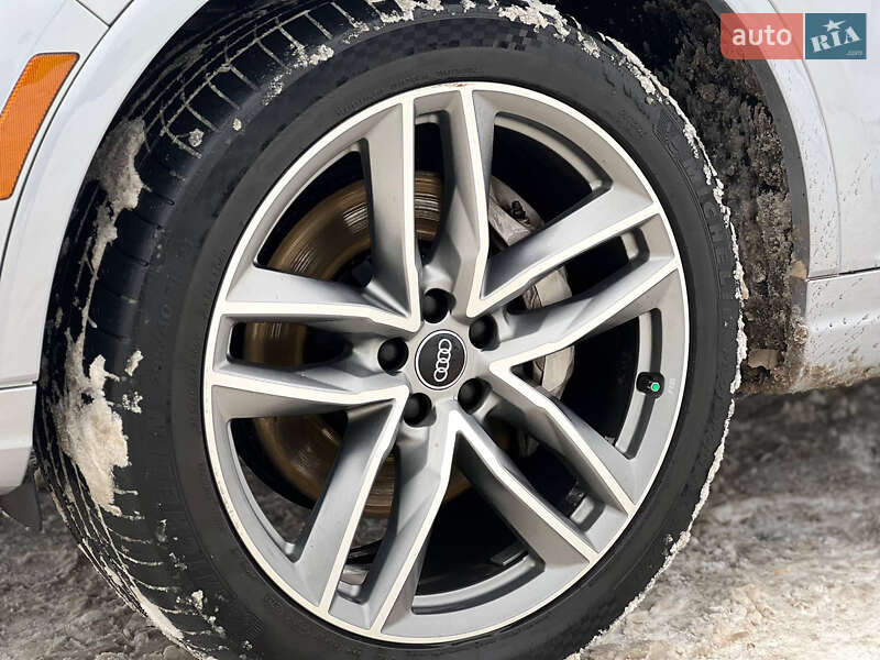 Позашляховик / Кросовер Audi Q7 2017 в Києві