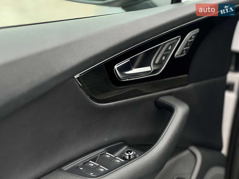 Позашляховик / Кросовер Audi Q7 2017 в Києві