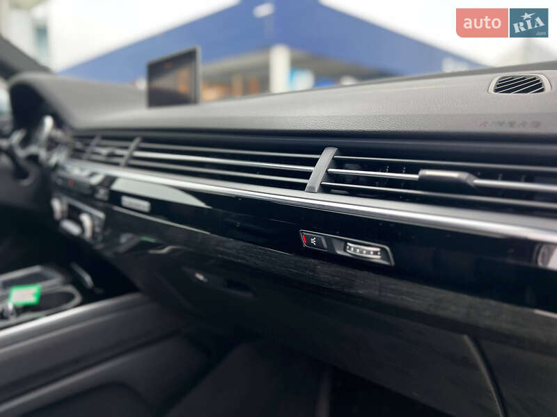 Позашляховик / Кросовер Audi Q7 2017 в Києві