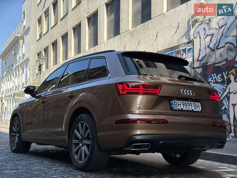 Внедорожник / Кроссовер Audi Q7 2017 в Одессе